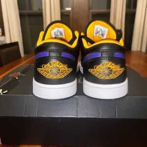 Jordan 1’s Low size 14